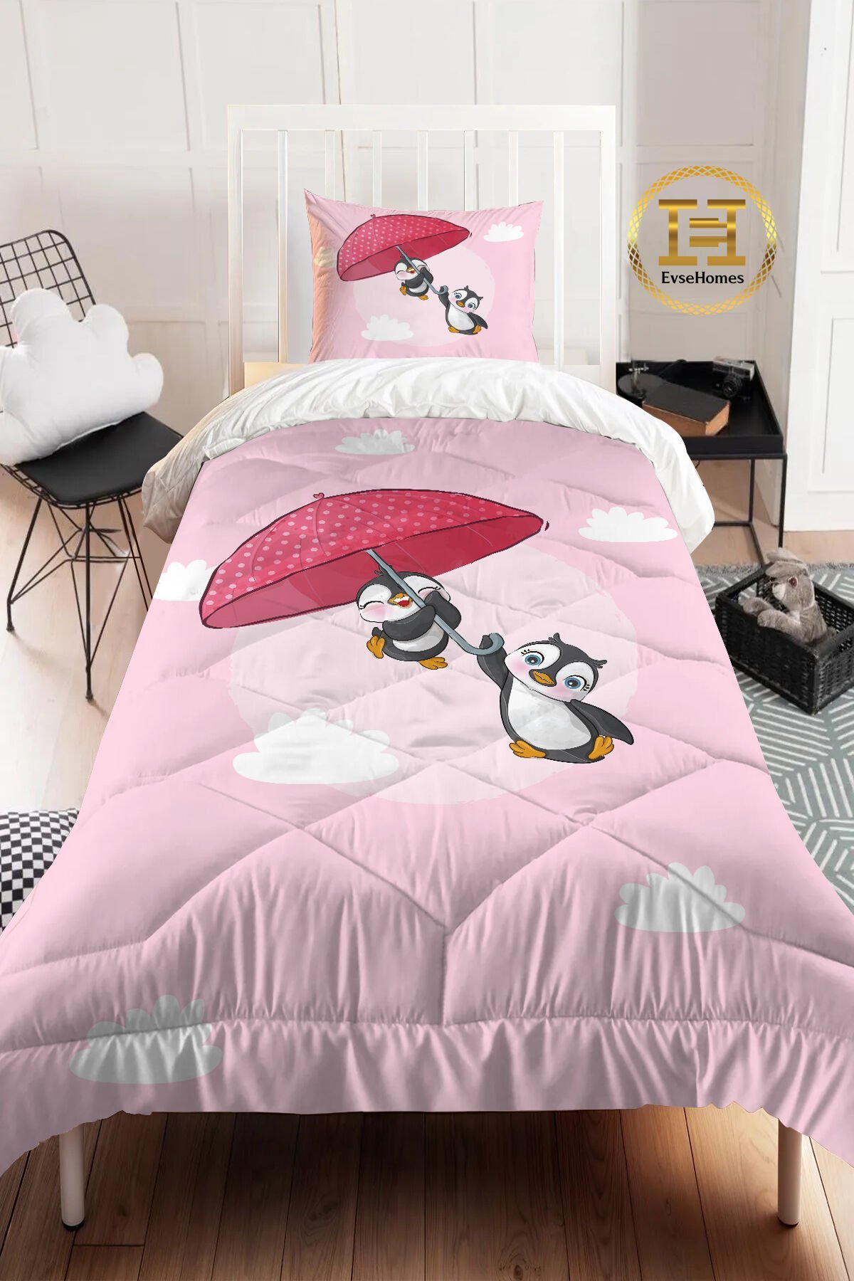 ŞEMSİYELİ UÇAN PENGUENLER YORGAN SETİ
