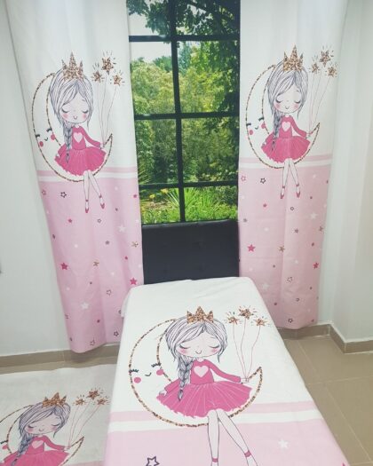 Pembe Şeritli Ayda Kız Çocuk Odası Takım (fon Perde- Yatak Örtüsü Ve Yastık - Halı100x160 )